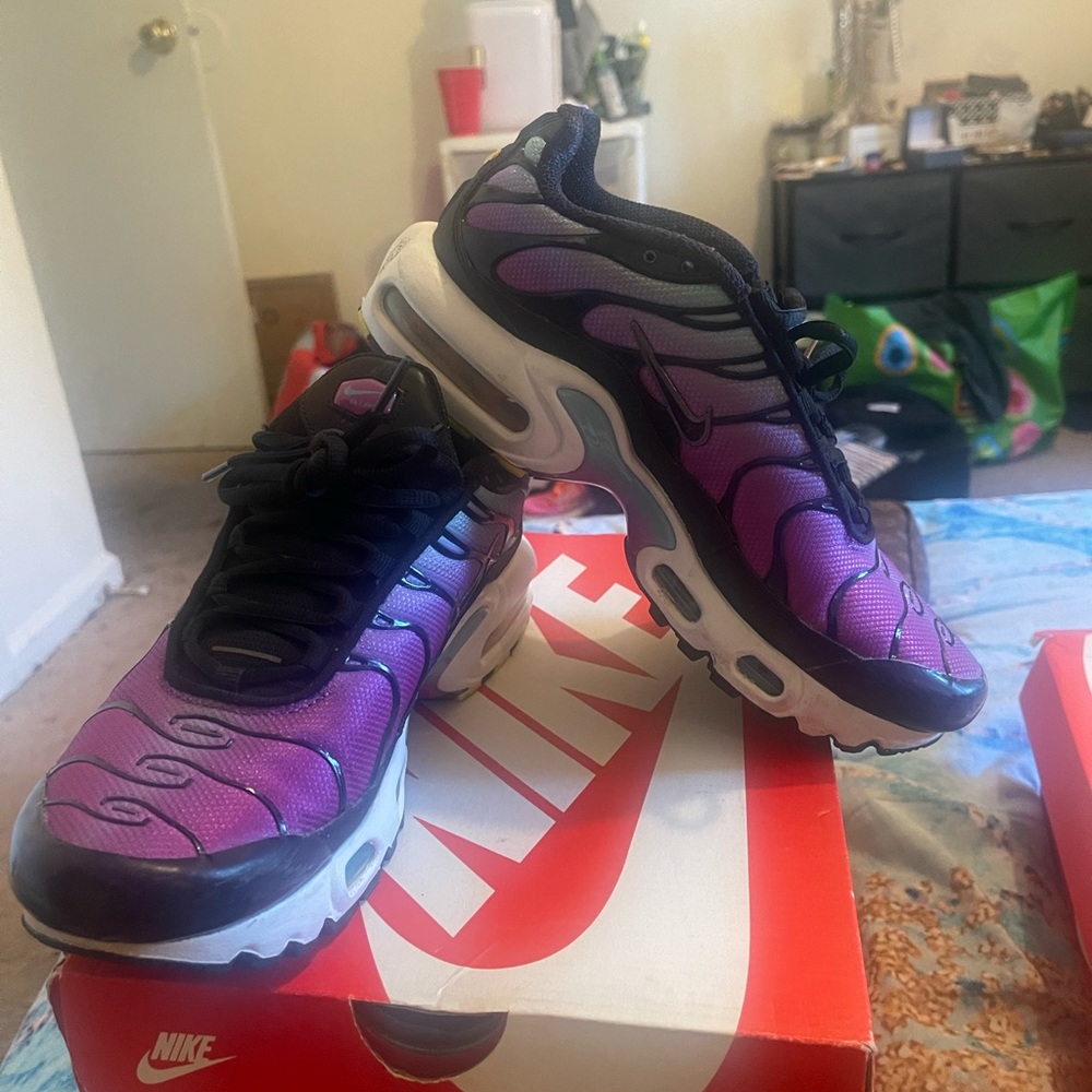 Air max plus (5y womens 7)